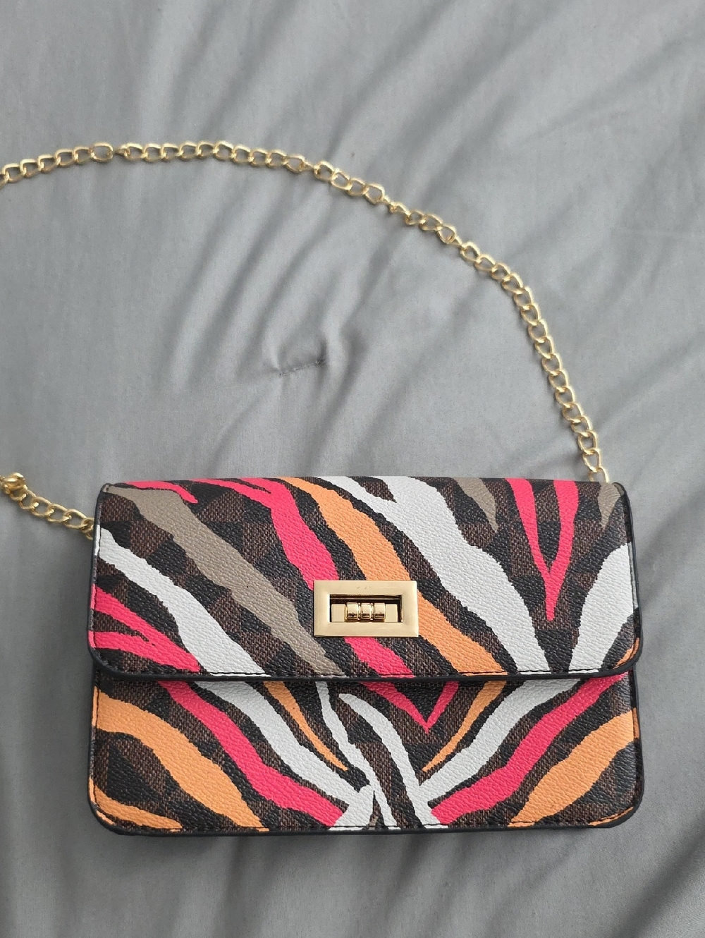 Chain Shoulder Bag in Multicolor Zebra Print